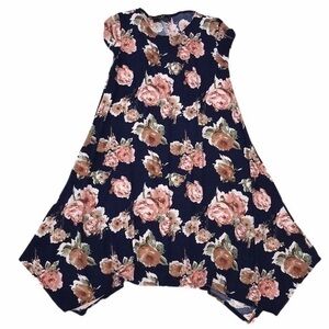 Vibe Petite Floral Flowy Dress